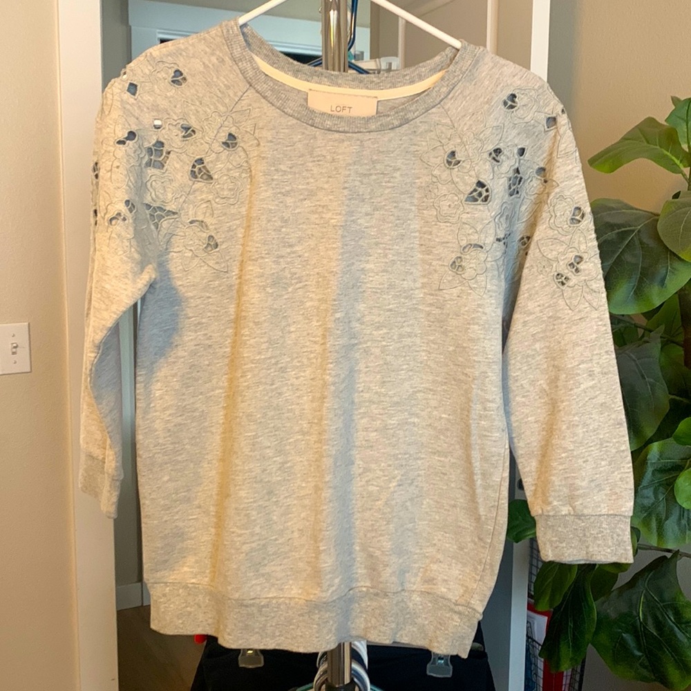 LOFT lace-detail 3/4 sleeve sweatshirt floral cut-outs cropped